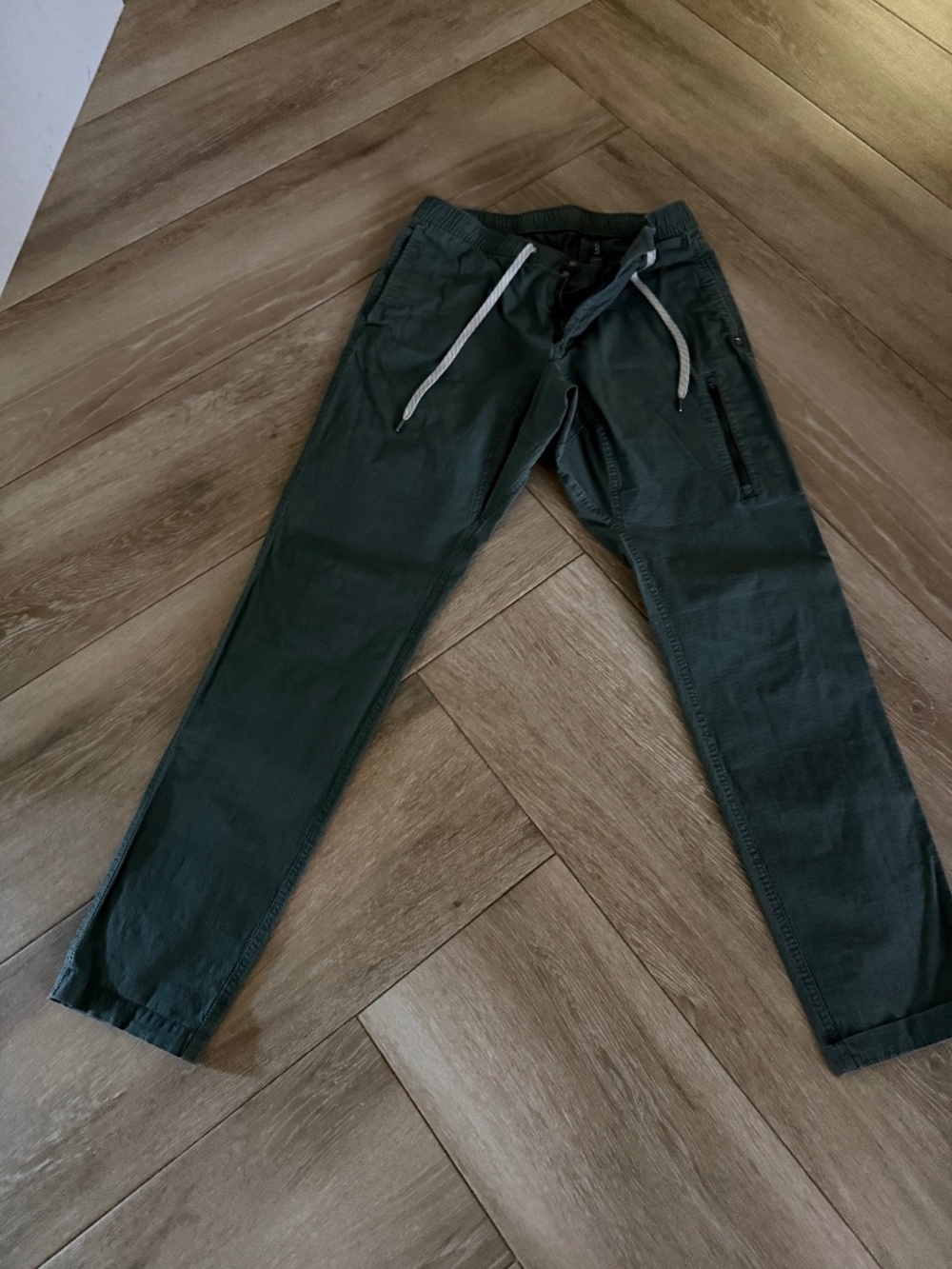 Vuori Ripstop Climber Pants (Olive Green) Men’s Size Medium